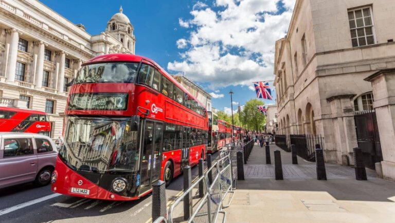 Öffentliche Verkehrsmittel in London .. Busse, Taxis, Straßenbahnen und mehr 2023